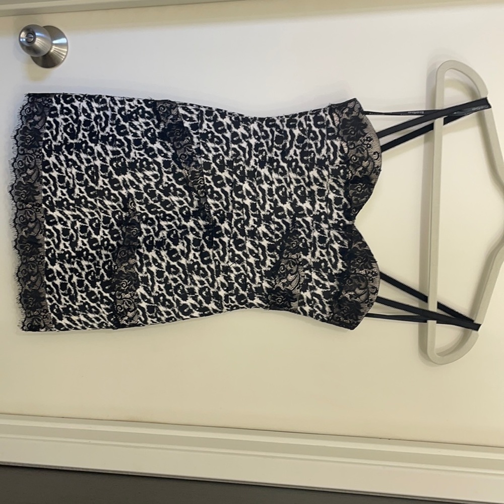 XS BEBE Leopard print/lace mini dress